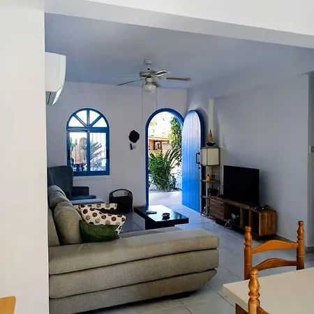 Сasa de vacaciones Latchi House *